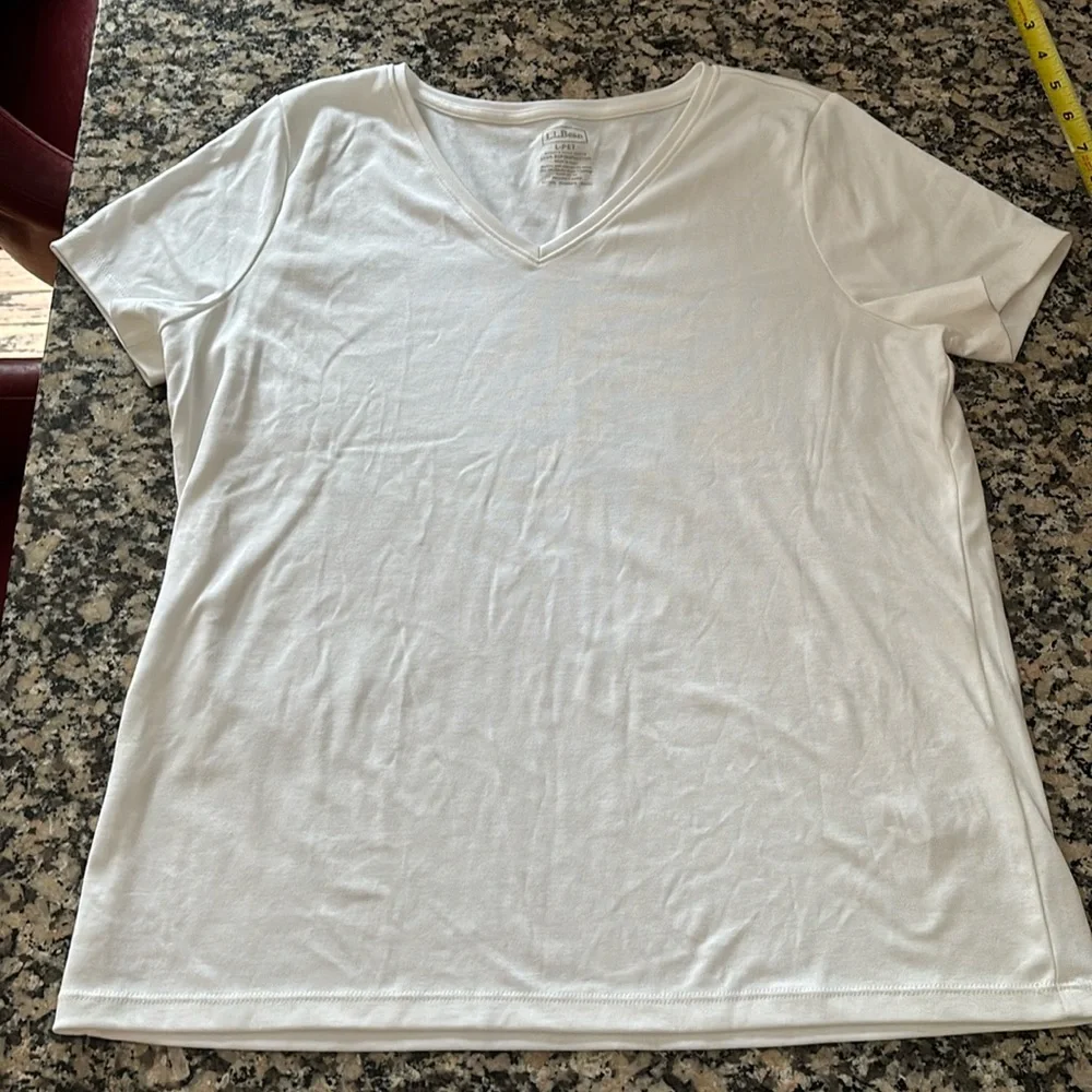 NWOT L.L. Bean 100% Supima cotton V-neck short sleeve T-shirt, size L White - Picture 5 of 10
